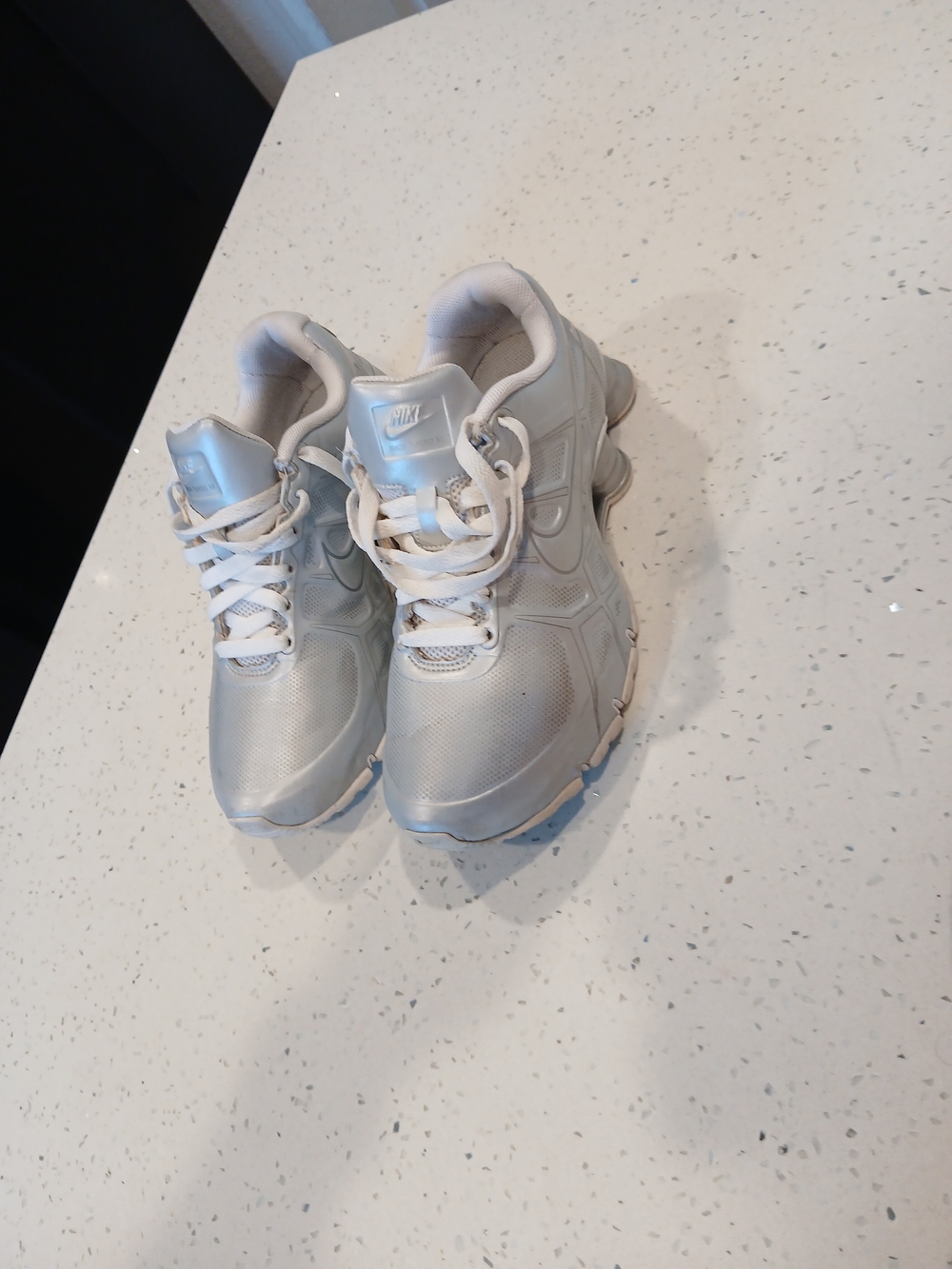 Nike Women's Light Gray/White Athletic Sneakers